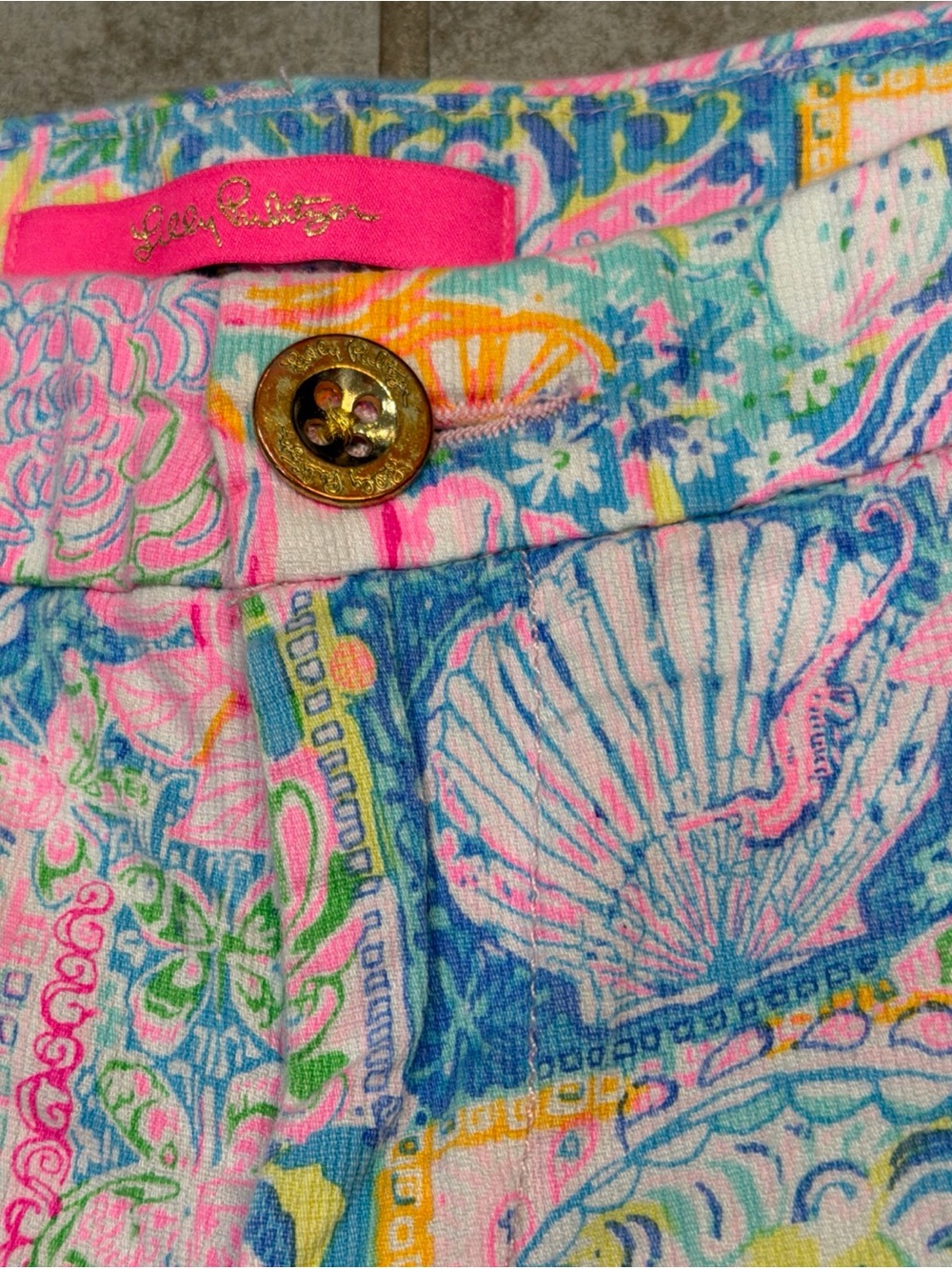 Lilly Pulitzer Callahan Stretch Shorts Patch My Drift SZ 8 Vibrant Pastels - Picture 4 of 10